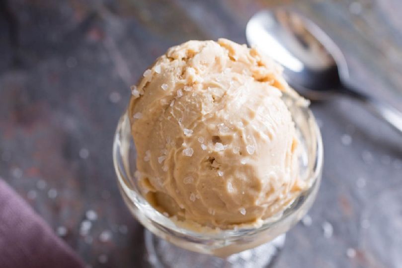 Osvěžující arašídová zmrzlina nabitá bílkovinami