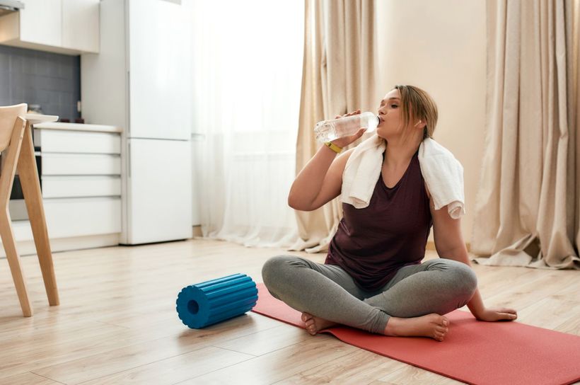 Exerciții cu impact redus: o modalitate blândă și eficientă de a întări corpul și de a îmbunătăți condiția fizică