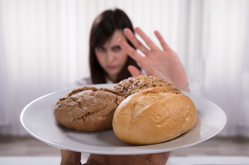 Keto dieta vs. vysokosacharidové stravování: Na které stravě nejvíce a bez hladovění zhubnete?