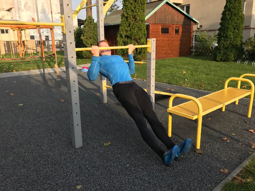 Tréning na workoutovom ihrisku ako plnohodnotná náhrada za posilňovňu. Ako na to?