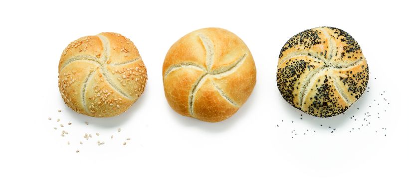 Jsou rýžové chlebíčky a kaiserky zdravější než bílé rohlíky?