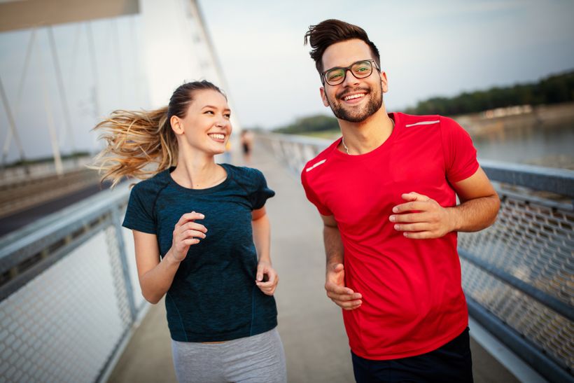 Trasa 10 km: Spálíte více kalorií chůzí, během, na kole nebo na inlajnech?