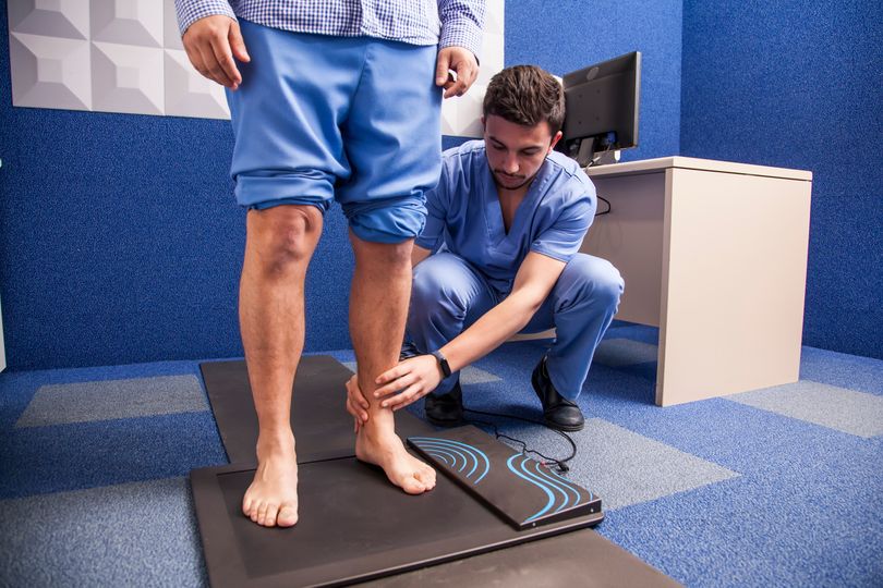 5 cviků na ploché nohy: posilte svá chodidla a zmírněte nepříjemné symptomy