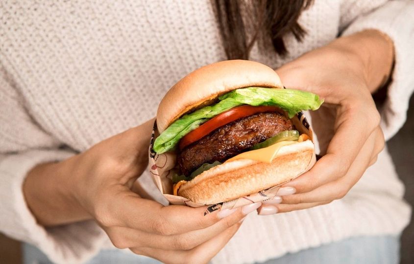 Beyond Burger: Je tato náhražka masa opravdu zdraví prospěšná?