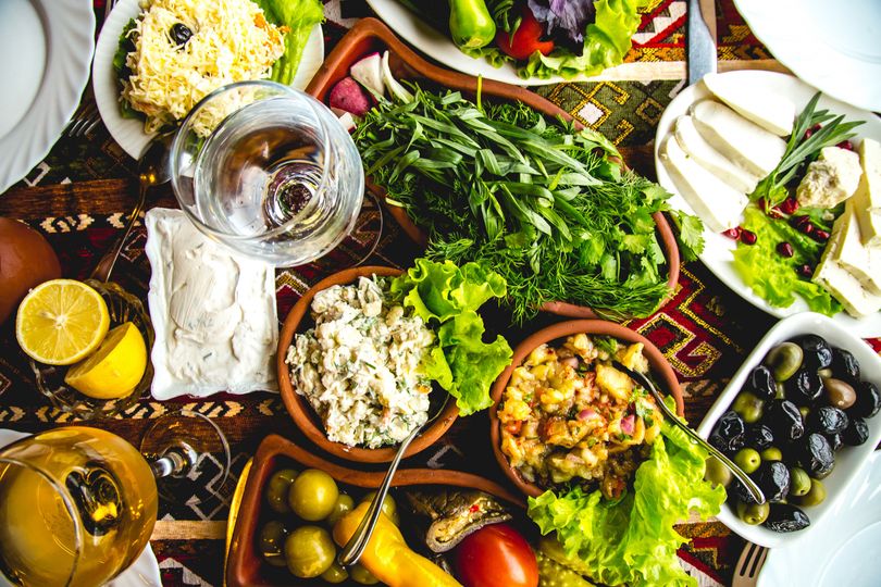 Středomořská dieta: jak funguje, co jíst a proč prospívá srdci, mozku i dlouhověkosti