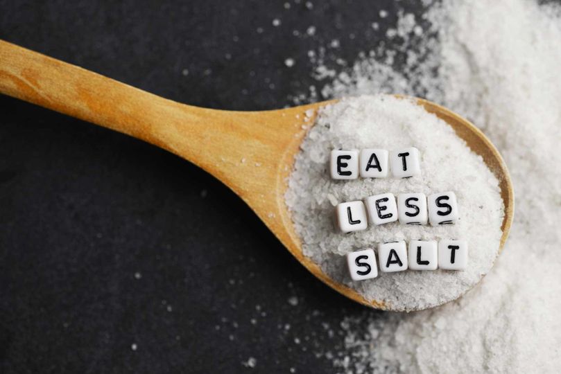 Príjem soli očami súčasných odporúčaní: koľko je už príliš veľa?
