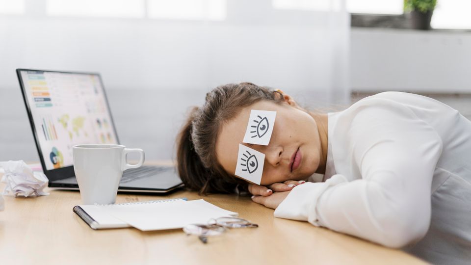 Trápí vás únava po jídle? Nejlepší praktické tipy, jak se jí vyhnout