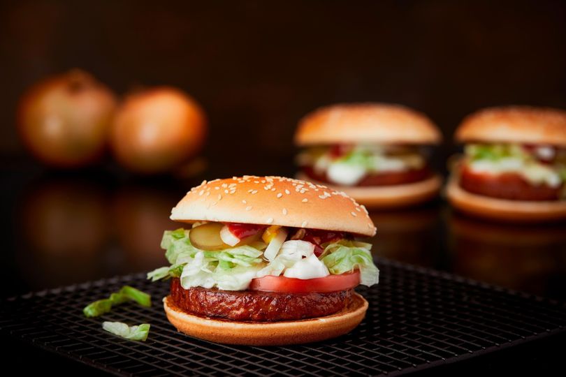 Veganský burger od McDonald's dobývá Evropu