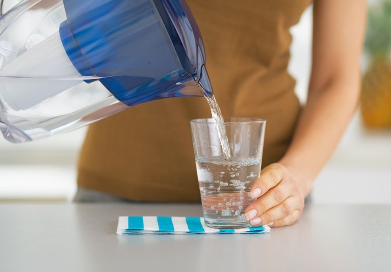 Zlepšujú filtračné kanvice kvalitu vody? Nie vždy to tak musí byť