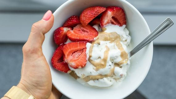 Letní recepty s arašídovým máslem, které musíš zkusit