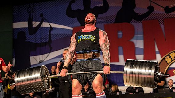 Světový rekord v mrtvém tahu: 501 kg v podání Thora