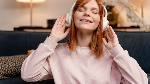 ASMR: nová forma prokrastinácie, alebo fenomén s pozitívnymi účinkami na telo a myseľ?