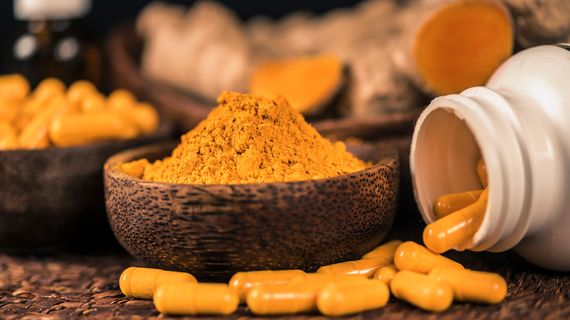 Curcumin: ce este, efecte și dozare