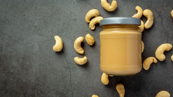 Ořechová másla: co by (ne)měla obsahovat a jak je zařadit?