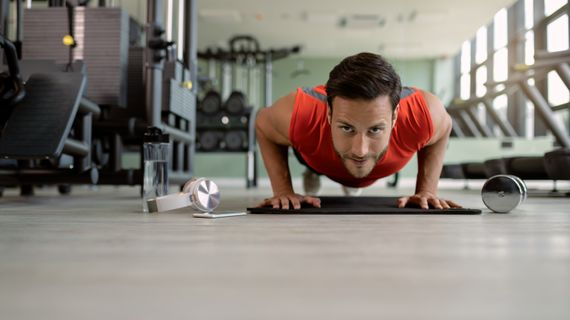 Cvičenie s vlastnou váhou: Výhody a tipy na najlepšie cviky