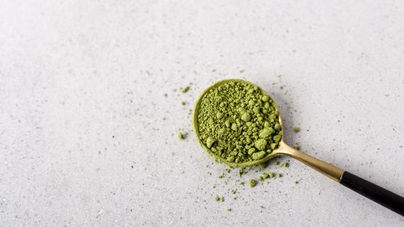 Kratom: neškodná bylinka nebo zneužívána legální droga?