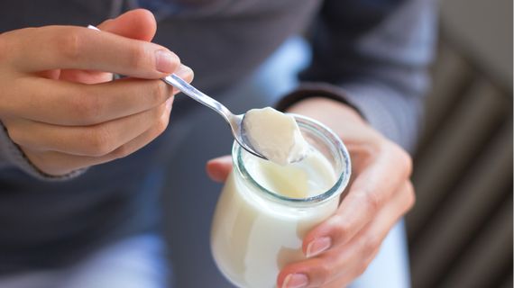Jak se od sebe liší jogurt, řecký jogurt a Skyr?