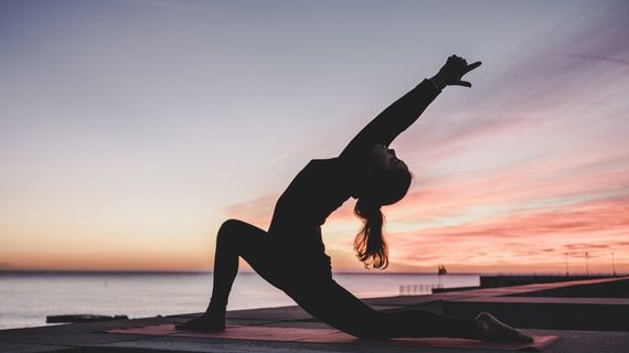Proč cvičit jógu? Pomůže k lepší postavě i klidnější mysli