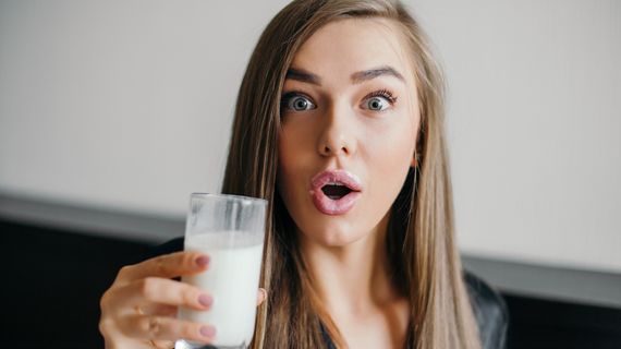 Kosti rostou pouze do 30 let! Je mléko nejlepším zdrojem vápníku?