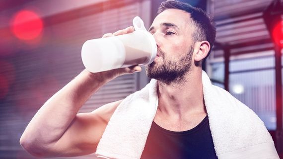 Piju protein, ale výsledky nikde! Vyplatí se to vůbec?