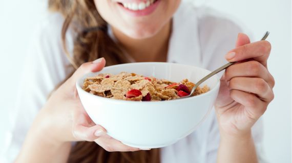 Granola vs Muesli: Which One Is Better for a Healthier Breakfast?