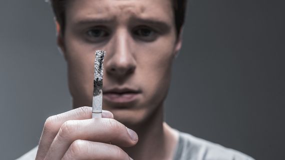 Svaly po cigaretách nerostou. Proč kuřáci nikdy nedosáhnou maximálních výsledků?