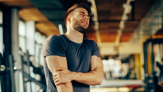 Tenisový loket: čím je způsobený a jak ho řešit?