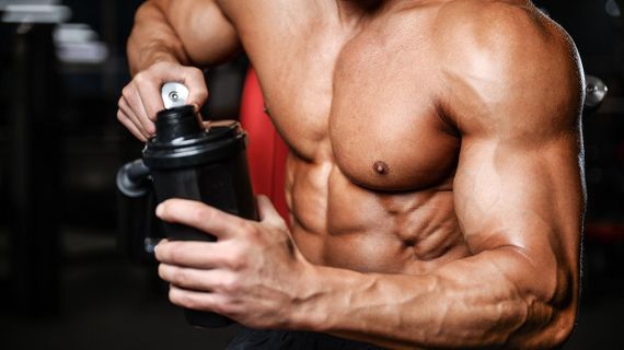 Základní suplementy pro svalový růst. Jaké vybrat a jak je správně používat?