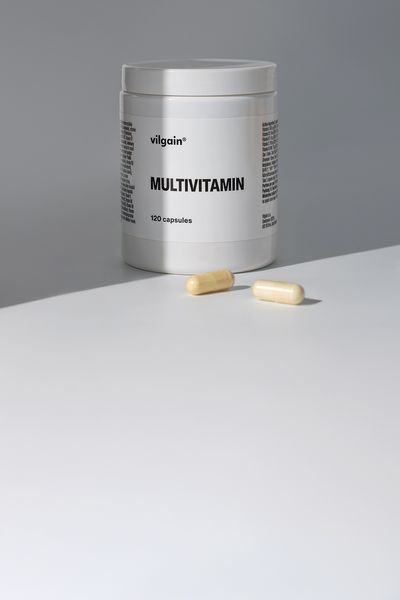 Dávka 13 vitaminů 
a 7 minerálních látek 
ve 2 kapslích