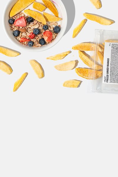 Gently dried crunchy fruit with
no added sugar