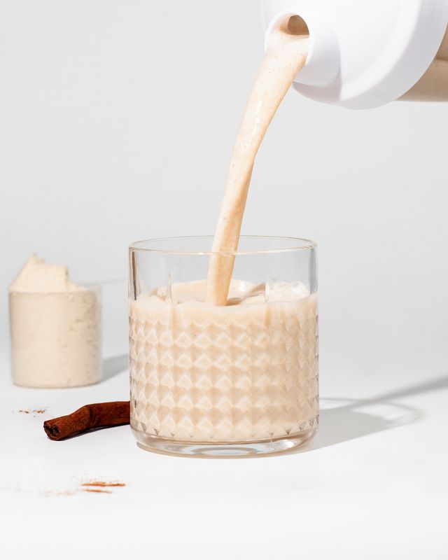 Vilgain Grass-Fed Whey Protein skořicová rolka 2000 g Obrázek