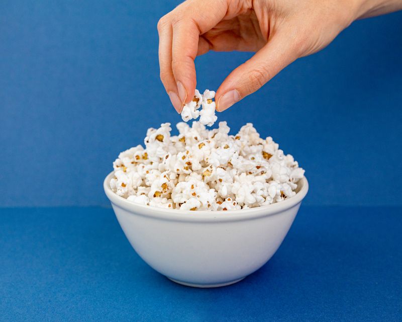 Vilgain Popcorn do mikrovlnky BIO bambucké máslo se solí 100 g Obrázek