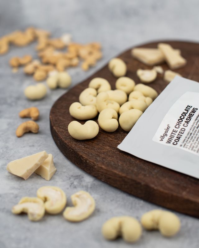 Vilgain Kešu ořechy v bílé čokoládě 100 g Obrázek
