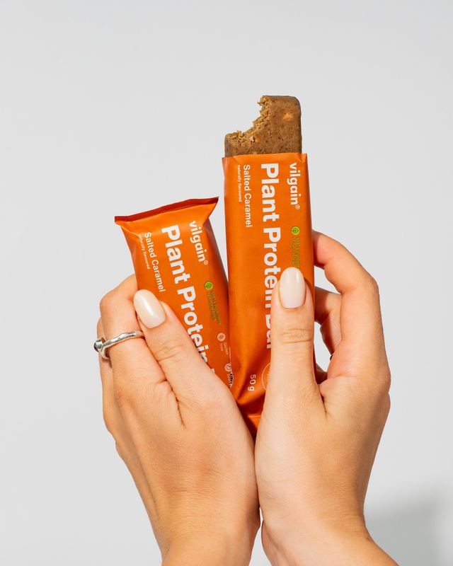 Vilgain Vegan Protein Bar slaný karamel 50 g Obrázek
