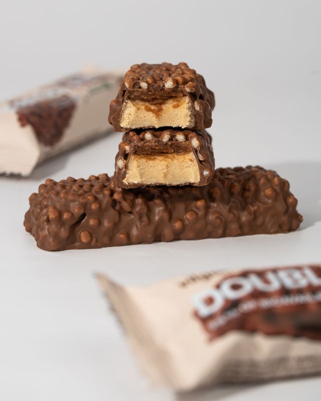 Vilgain Double Trouble Protein Bar – Lískooříškový krém s čokoládou a křupinkami 55 g Obrázek