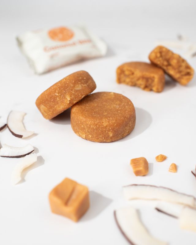 Vilgain Coconut Bite – karamel 38 g Obrázek