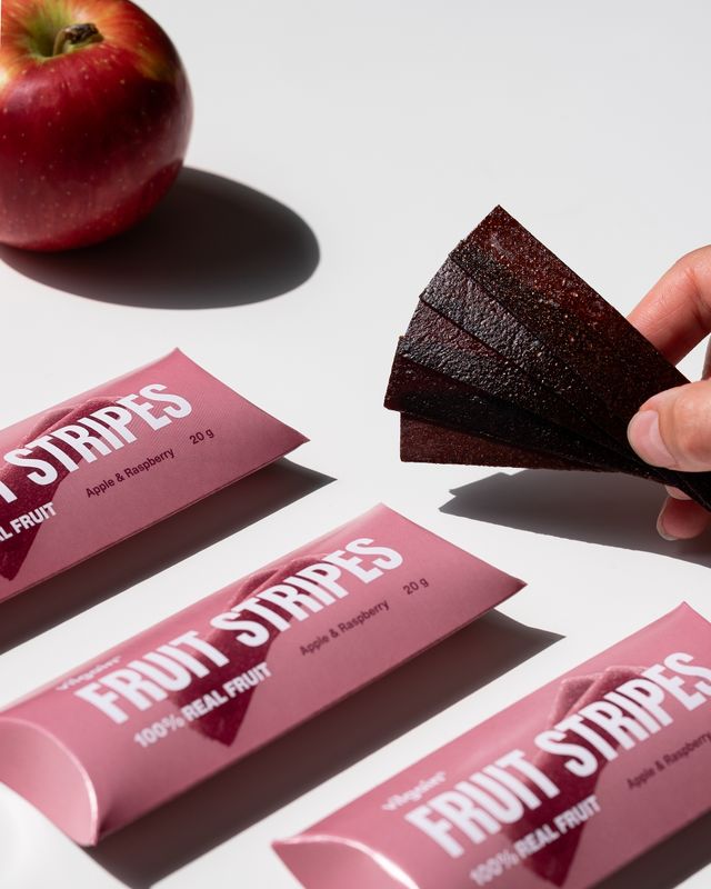 Vilgain Fruit Stripes Jablko a malina 20 g Obrázek