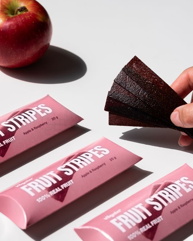 Vilgain Fruit Stripes Jablko a malina 20 g Obrázek