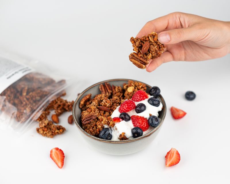 Vilgain Protein Granola Kakao a mléčná čokoláda 350 g Obrázek