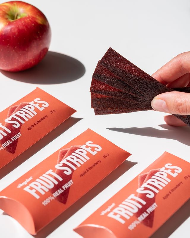 Vilgain Fruit Stripes Jablko a jahoda 20 g Obrázek