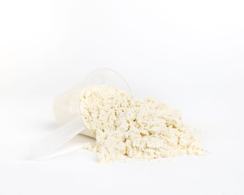 Vilgain Grass-Fed Whey Protein marcipánová sušenka s pistáciemi 30 g Obrázek