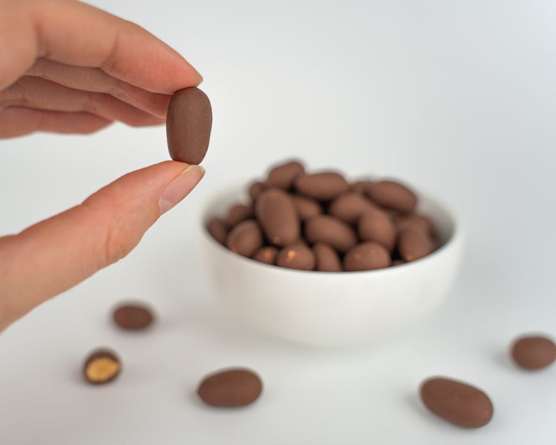 Vilgain Mandle v mliečnej čokoláde 100 g Obrázek