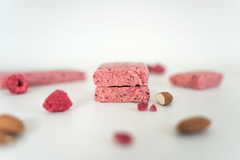 Vilgain Prebiotic Protein Bar pink macaron 55 g Obrázek