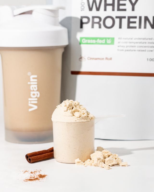 Vilgain Grass-Fed Whey Protein skořicová rolka 2000 g Obrázek