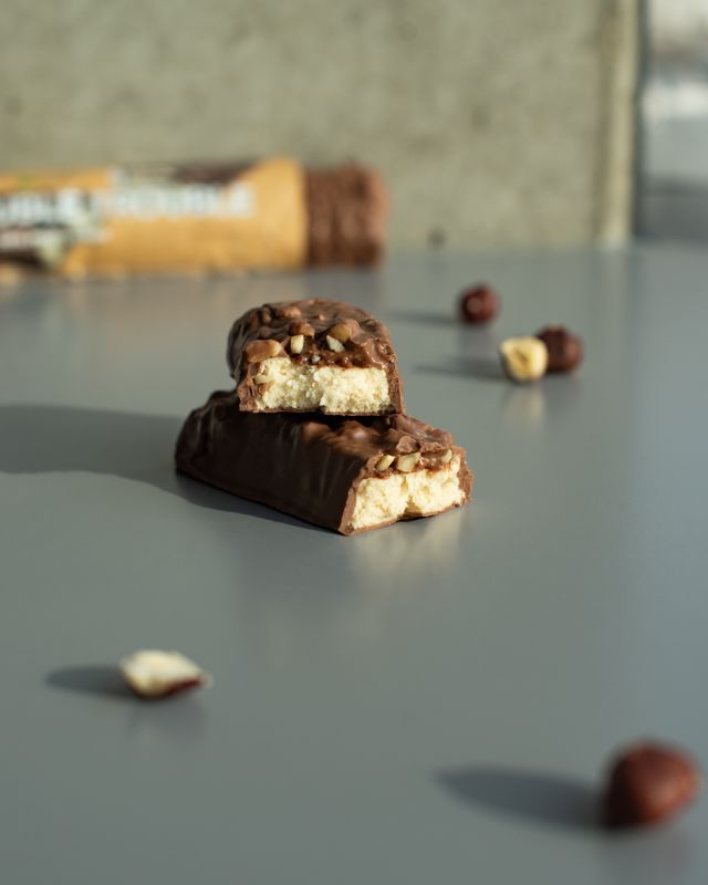 Vilgain Double Trouble Protein Bar Lískooříškový krém s mléčnou čokoládou 55 g Obrázek