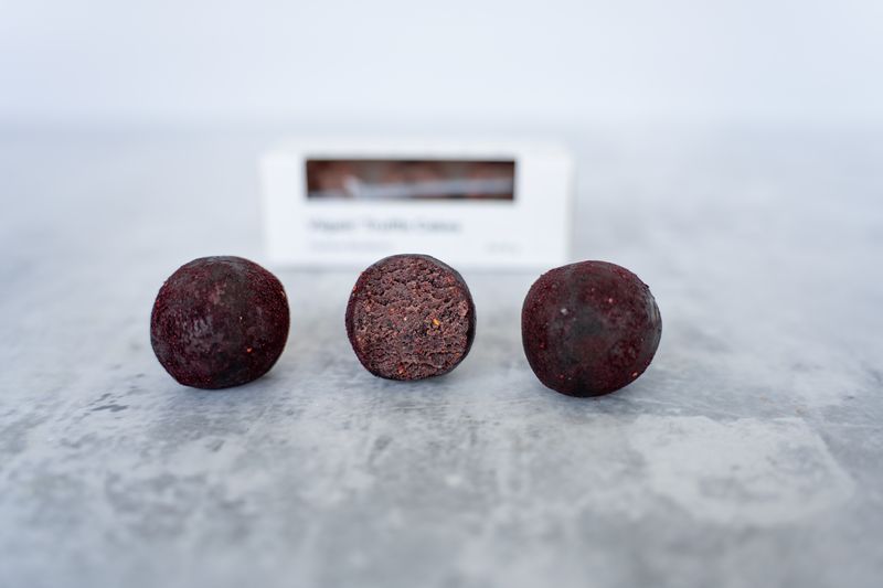 Vilgain Truffle Cakes BIO kešu a borůvky 45 g (3 x 15 g) Obrázek