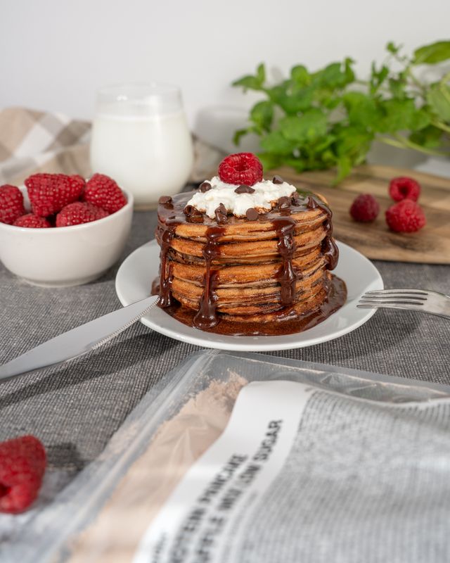 Vilgain Protein Pancake & Waffle Mix Low Sugar Čokoládový krém s vanilkou 420 g Obrázek