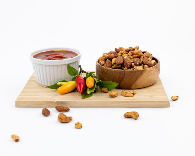 Vilgain Směs nasucho pražených ořechů bbq s chilli 250 g Obrázek