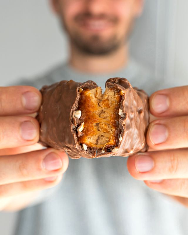 Vilgain Double Trouble Protein Bar Arašídy se slaným karamelem 55 g Obrázek