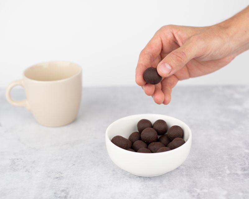 Vilgain Rice Chocoballs BIO hořká čokoláda 50 g Obrázek